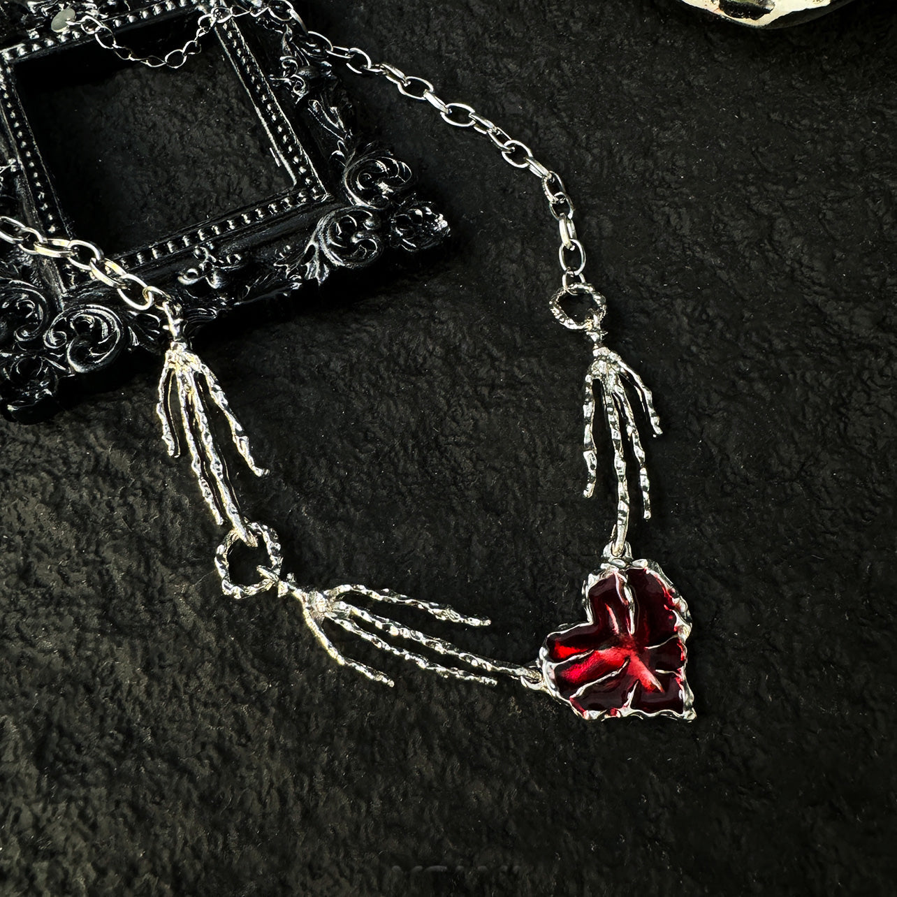 Elegant Titanium Necklace - Timeless Style