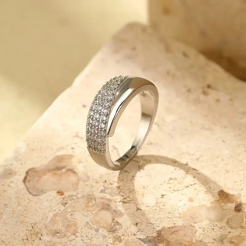 Light-Catching Ring
