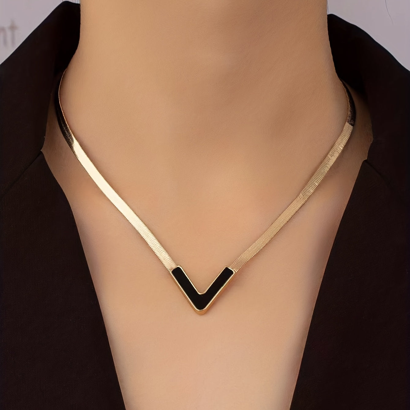 Day-to-Night Necklace