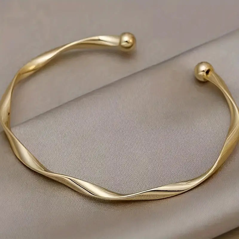 Lightweight Minimalist Bracelet