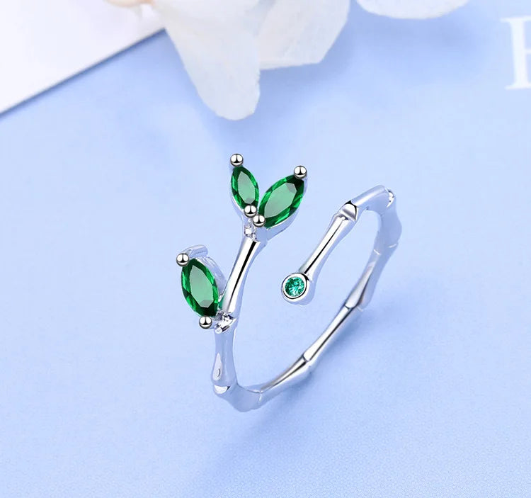 Nature-Inspired Emerald Ivy Ring
