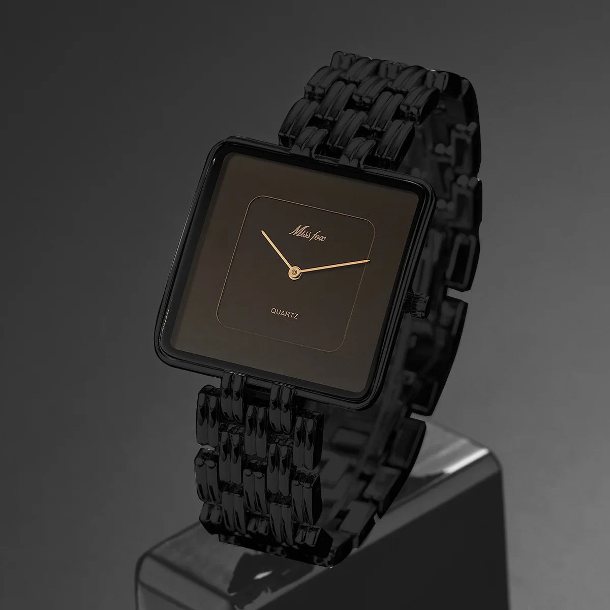 Elegant Square Timepiece for Effortless Style