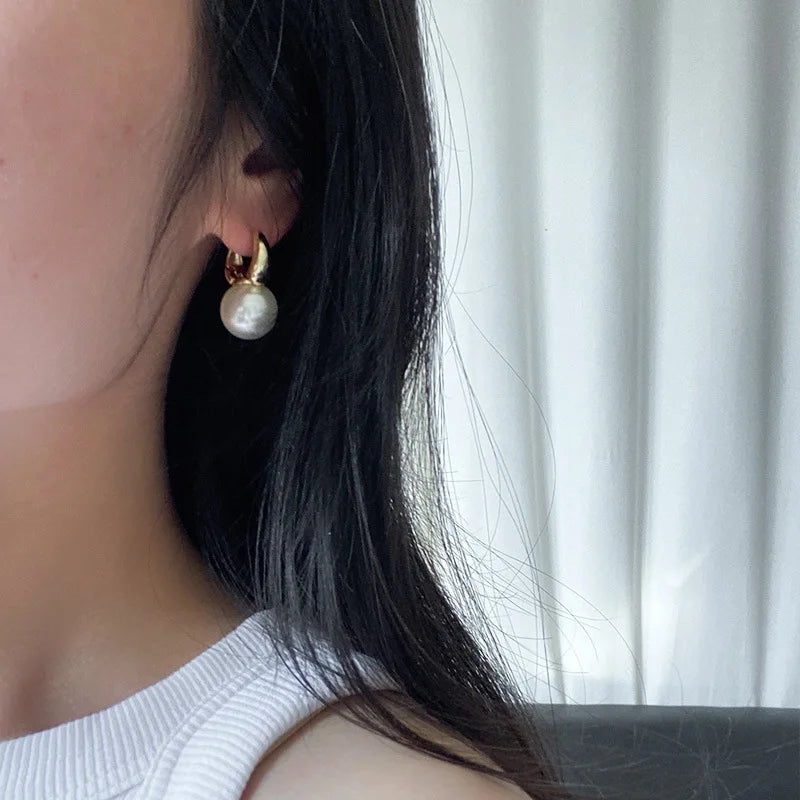 Elegance Hoop Sway Freshwater Pearls