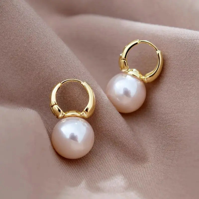 Elegance Hoop Sway Freshwater Pearls