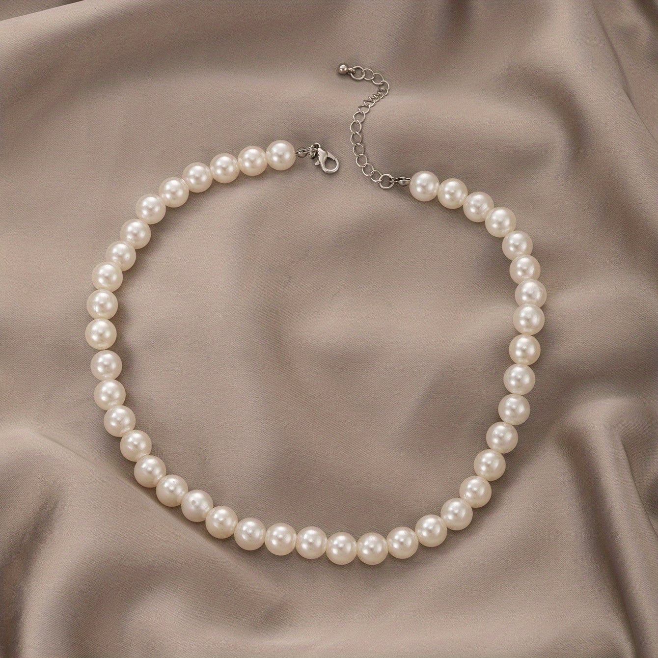 Day-to-Night Pearl-Inspired Necklace