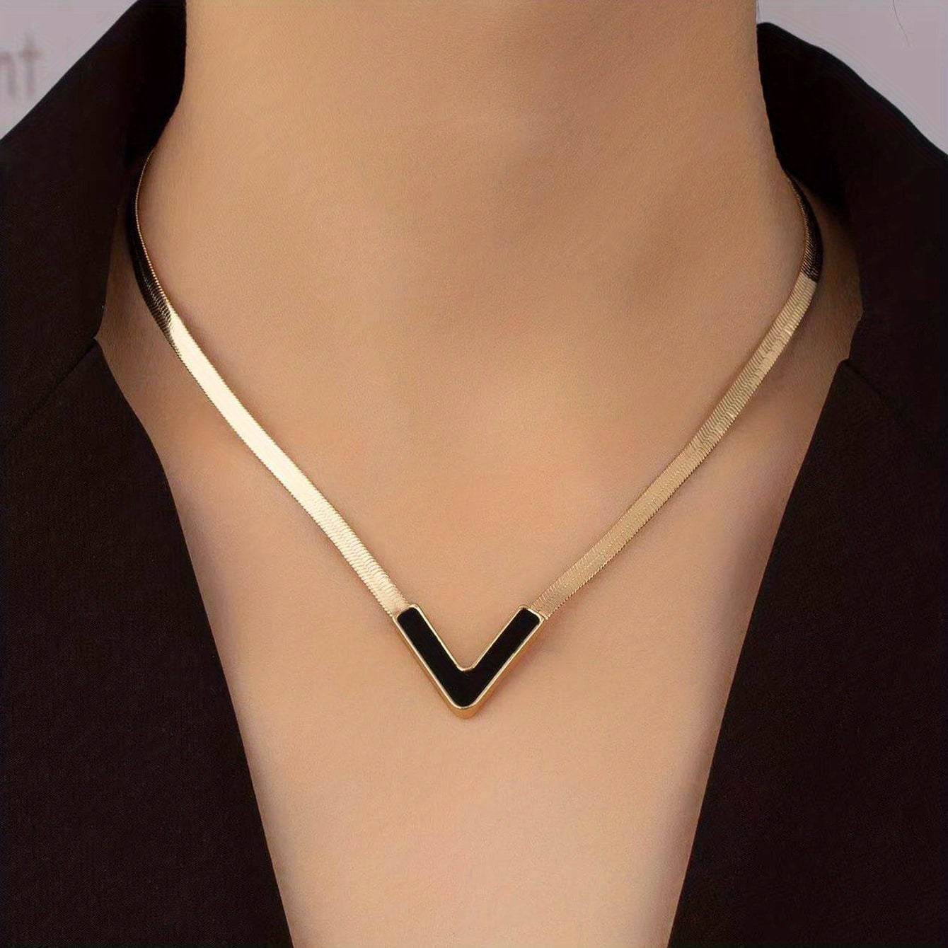 Day-to-Night Necklace