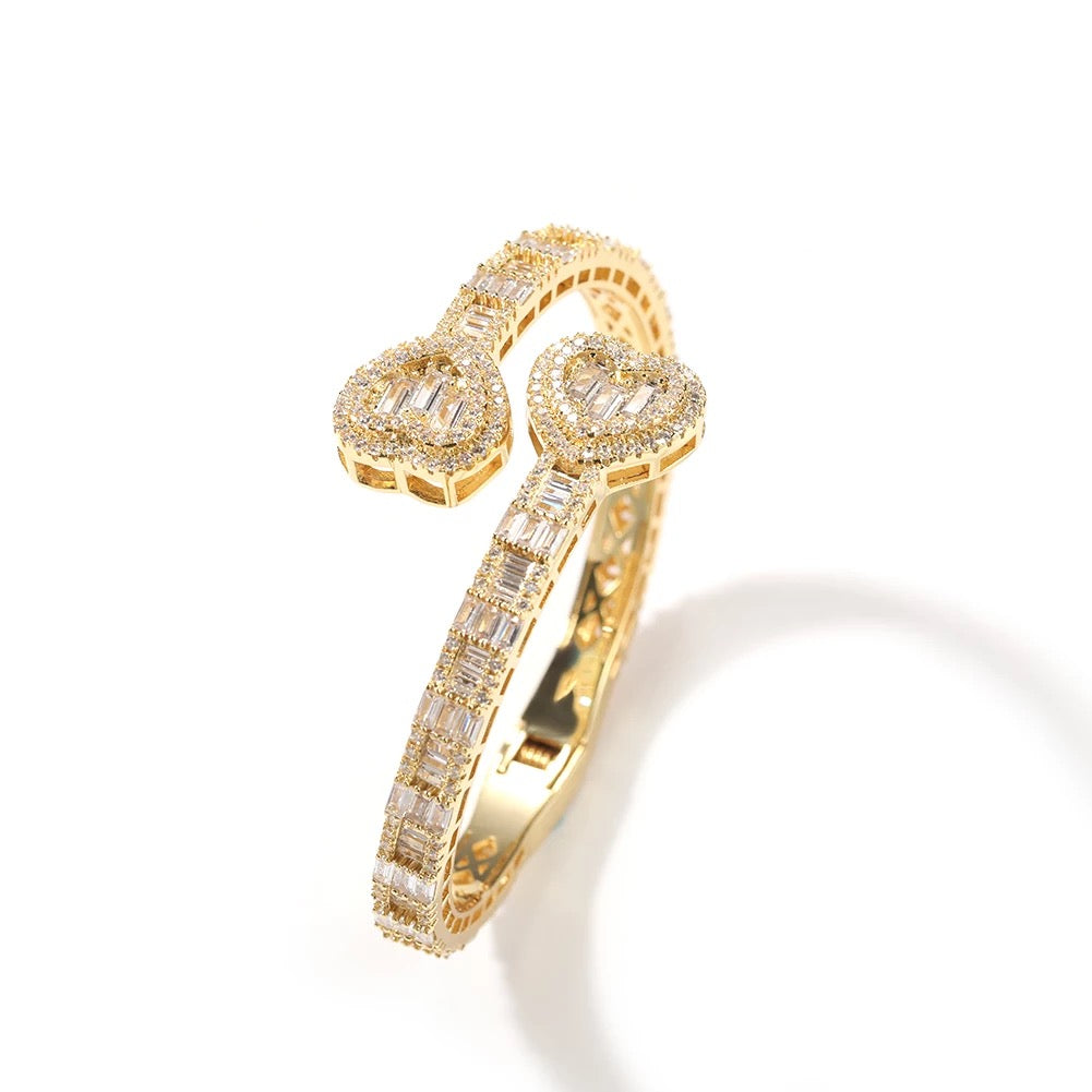 Elegant Heart Sparkle Bracelet