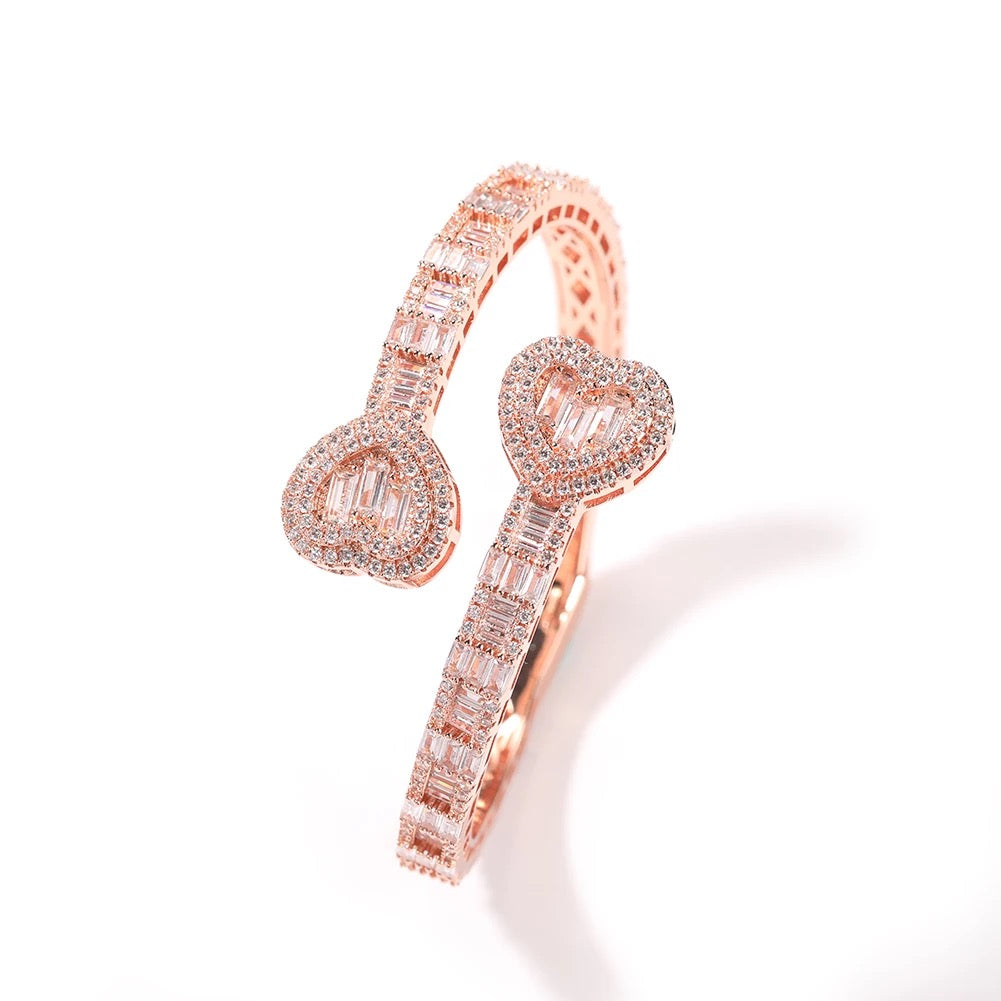 Elegant Heart Sparkle Bracelet