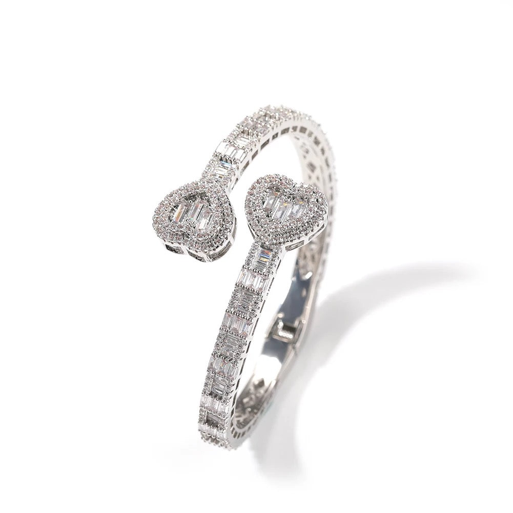 Elegant Heart Sparkle Bracelet