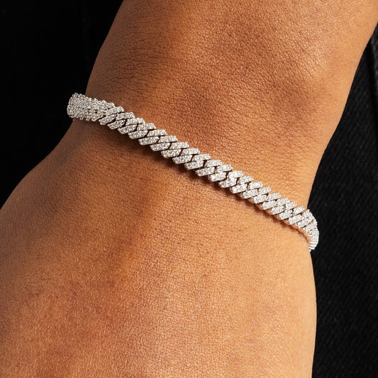 Elegant Sparkling White Gold Bracelet