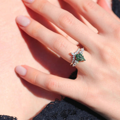 Tranquil Green Moss Agate Ring