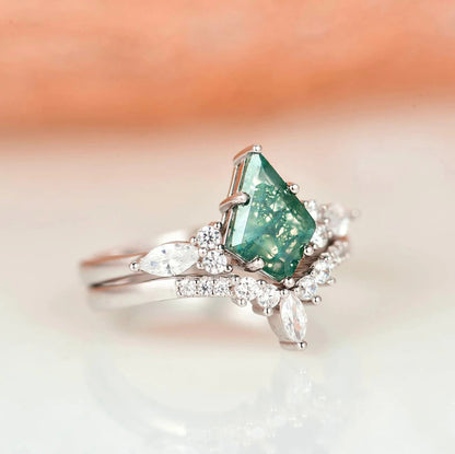 Tranquil Green Moss Agate Ring