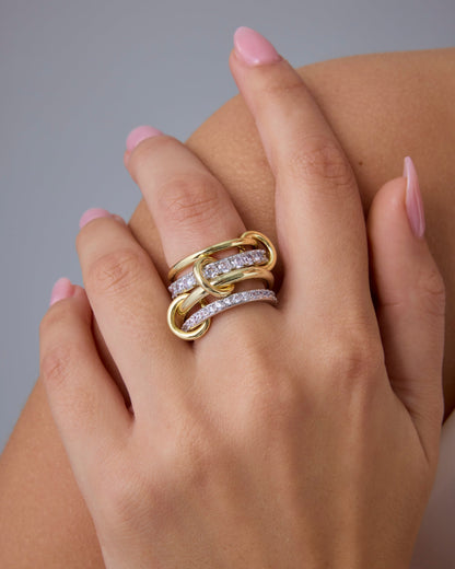 Interlocked Stacking Rings for Effortless Elegance
