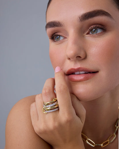 Interlocked Stacking Rings for Effortless Elegance