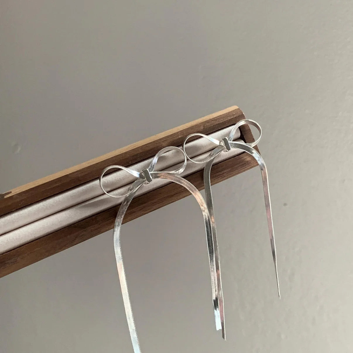 Timeless Bow Earrings for Confidence