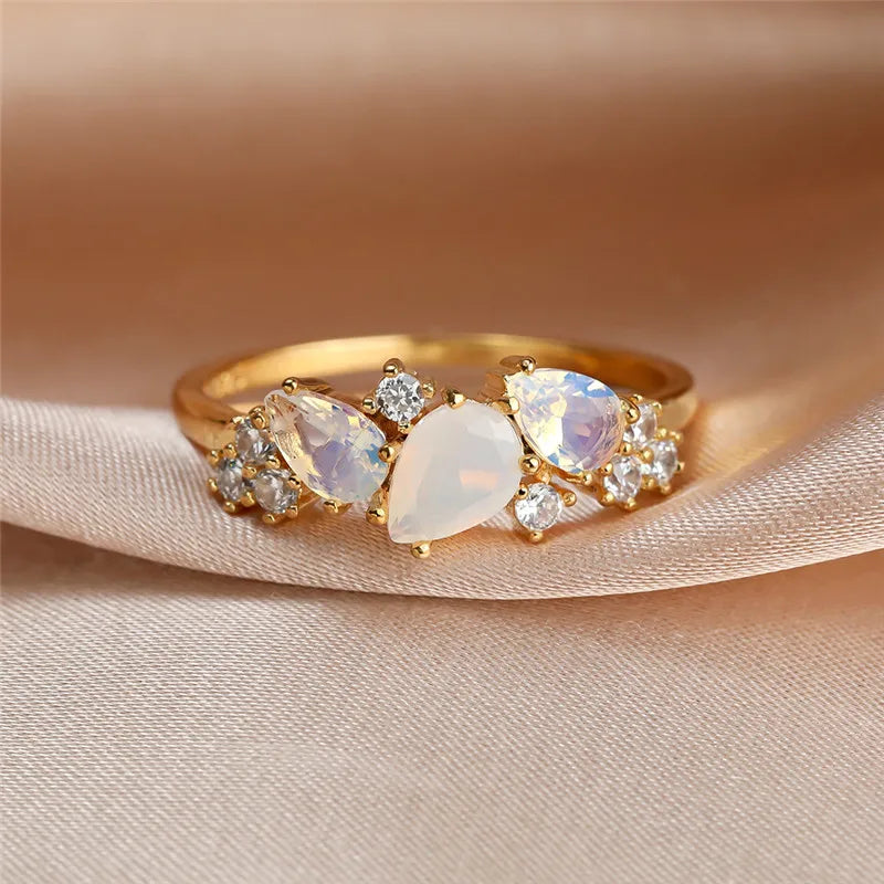 Elegant Cascade Ring for Timeless Confidence