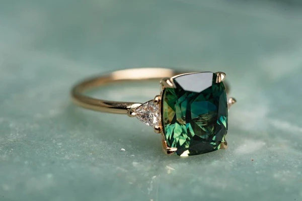 Emerald-Glow Ring
