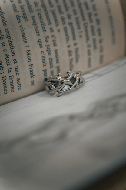 Heirloom Thorn Ring
