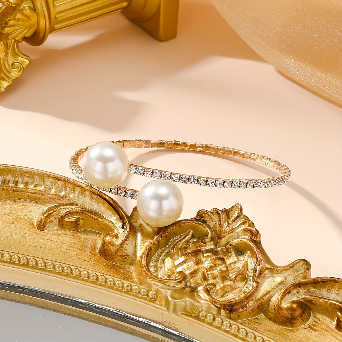 Sparkling Pearl-Inspired Bracelet