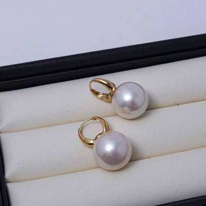 Elegance Hoop Sway Freshwater Pearls